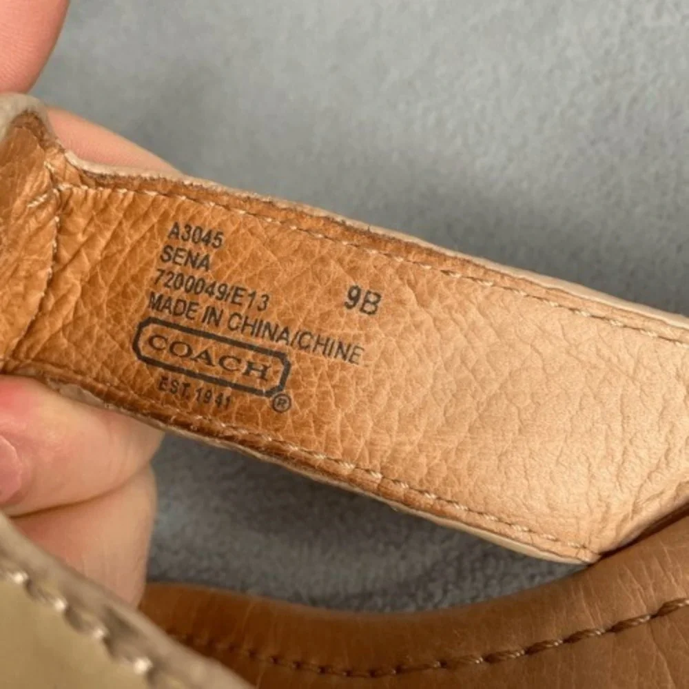 Coach Sena Brown Medallion‎ Flip Flop Sandals Women 9B China Leather Flaws